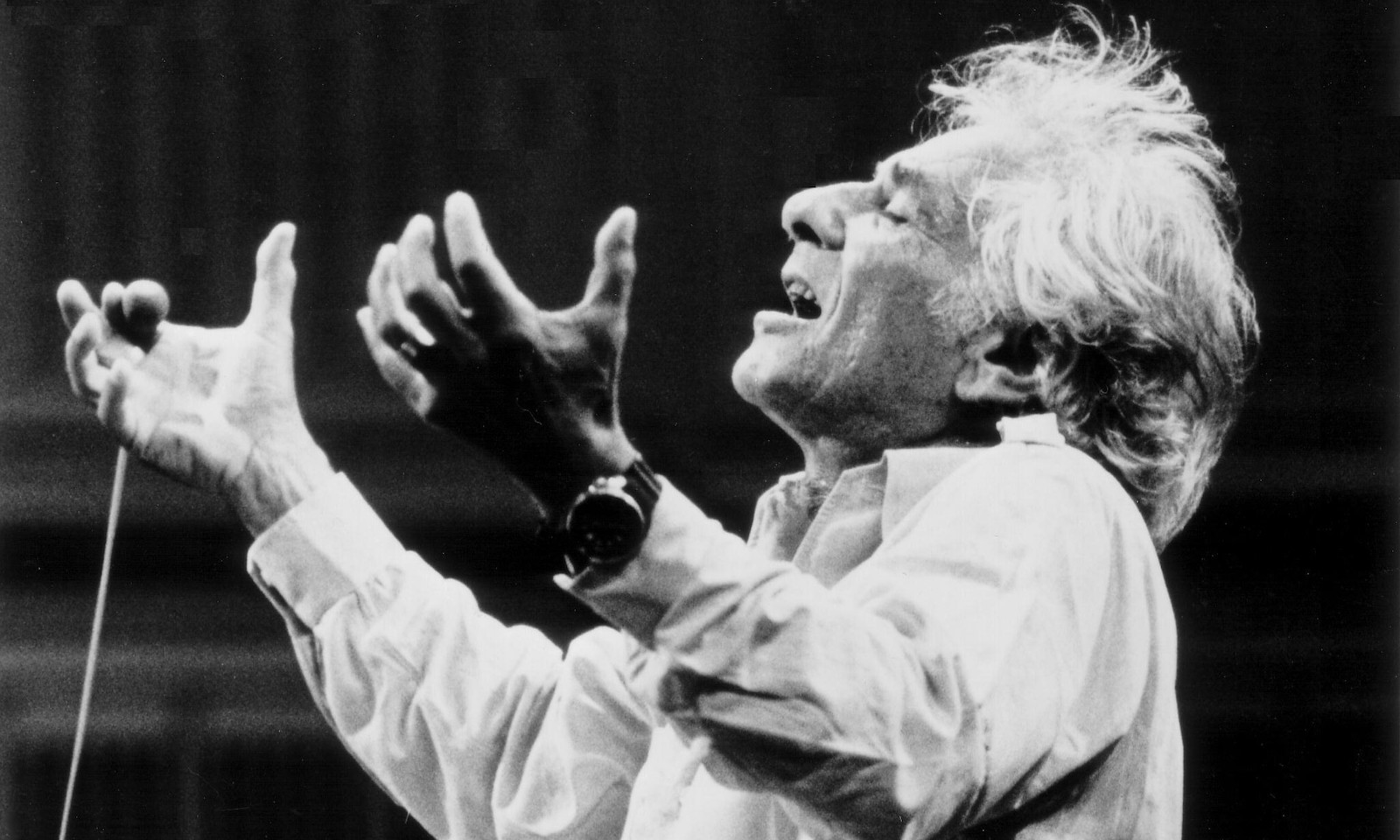 Bewegende Botschaft der Freiheit und Gleichheit: Leonard Bernsteins „MASS